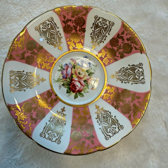 Paragon Fine Bone China Teacup & Saucer, Pink & White w Gilt Designs, Floral - Picture 3 of 12